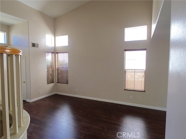 Detail Gallery Image 3 of 15 For 3152 Tecopa Springs Lane, Simi Valley,  CA 93063 - 4 Beds | 2/1 Baths