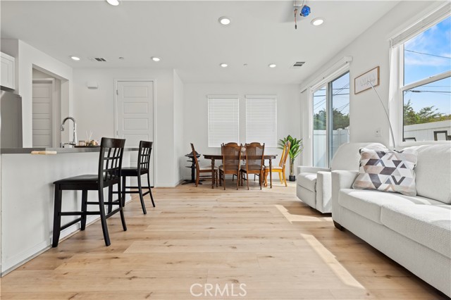 Detail Gallery Image 3 of 47 For 1544 W Plaza Del Amo, Torrance,  CA 90501 - 3 Beds | 2/1 Baths