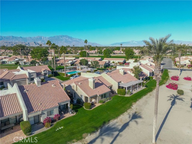 41981 Preston Trail, Palm Desert CA: https://media.crmls.org/medias/275d34b9-9074-4959-989a-0242958d52ac.jpg