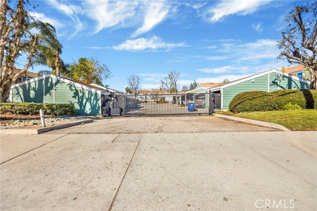 Detail Gallery Image 1 of 31 For 14141 Polk St #1,  Sylmar,  CA 91342 - 3 Beds | 1/1 Baths