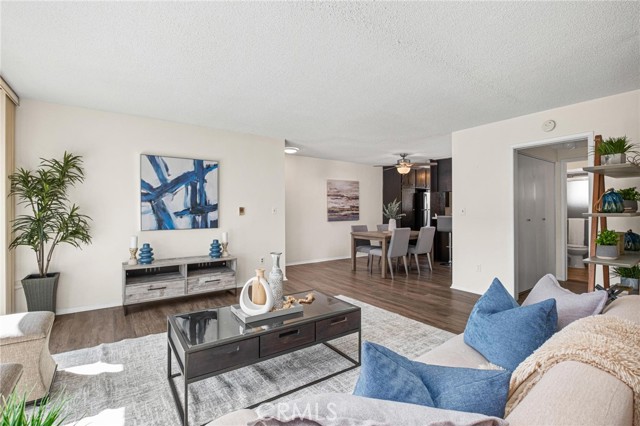 1745 Maple Avenue, Torrance CA: https://media.crmls.org/medias/275f469b-a425-4a9c-aefc-18cff3cc85a8.jpg