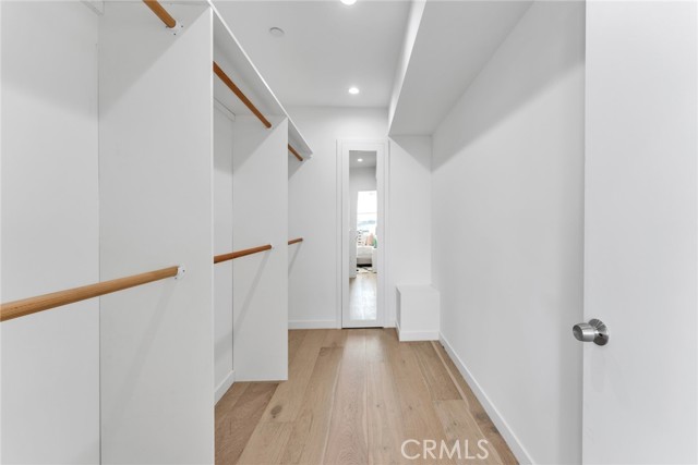 Detail Gallery Image 20 of 27 For 11341 Pearl St, Los Angeles,  CA 90064 - 4 Beds | 4/1 Baths