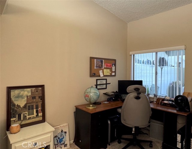 1664 Thunderbird Drive, Seal Beach CA: https://media.crmls.org/medias/275fe3be-b09b-400e-b968-62cc8d354784.jpg