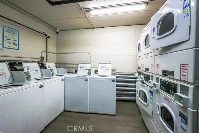 409 Burchett Street, Glendale CA: https://media.crmls.org/medias/2760ab29-6c1b-4865-a116-d44d9d31d765.jpg