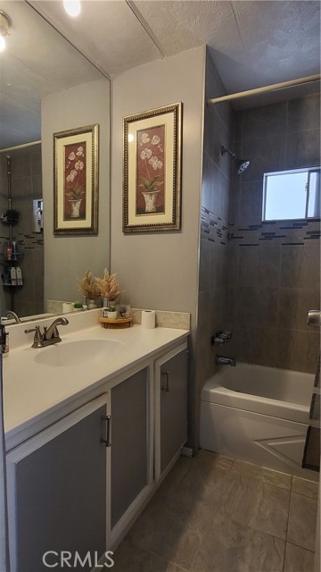 Detail Gallery Image 18 of 21 For 20652 Lassen St #114,  Chatsworth,  CA 91311 - 2 Beds | 2 Baths