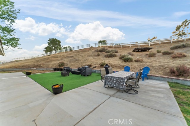 34037 Agua Dulce Canyon Road, Agua Dulce CA: https://media.crmls.org/medias/2760f47c-26eb-44a0-bf42-7e3847400897.jpg