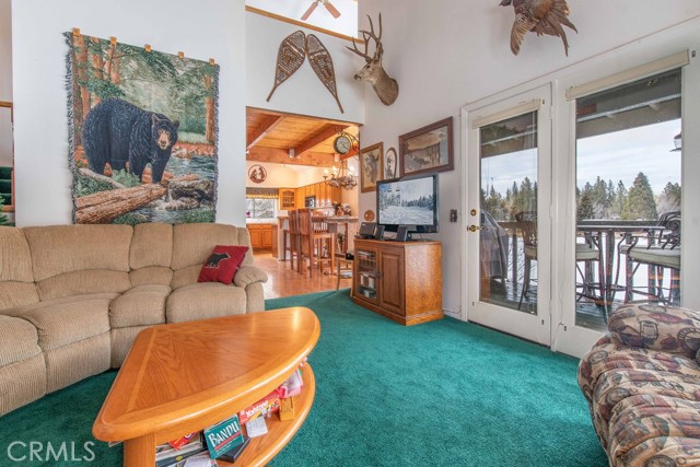 Detail Gallery Image 14 of 39 For 43091 Bear Creek Ct, Big Bear Lake,  CA 92315 - 3 Beds | 3 Baths