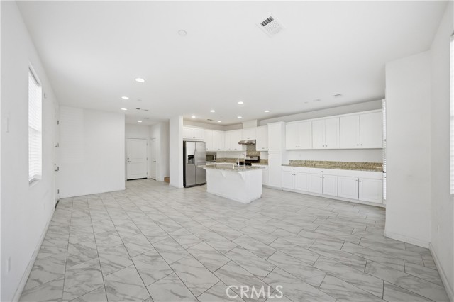 Detail Gallery Image 4 of 27 For 2830 E via Fiano, Ontario,  CA 91764 - 4 Beds | 2/1 Baths