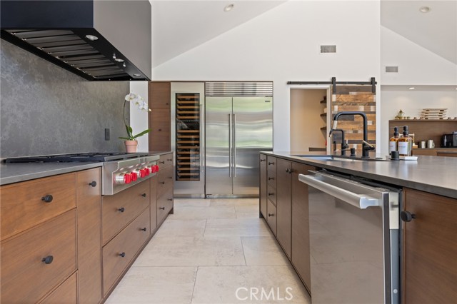 Detail Gallery Image 13 of 75 For 10372 Crawford Canyon Rd, North Tustin,  CA 92705 - 5 Beds | 6/1 Baths
