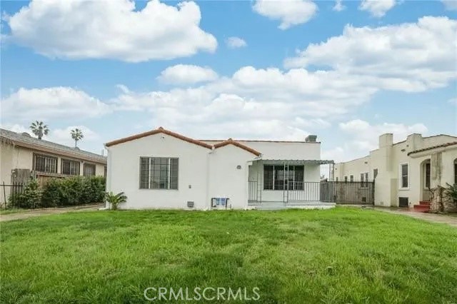 Detail Gallery Image 2 of 51 For 1818 W 81st, Los Angeles,  CA 90047 - 4 Beds | 2 Baths