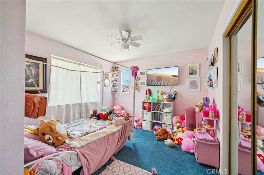 https://media.crmls.org/medias/27636b77-2478-40f0-a5cb-3ac6695bd142.jpg?preset=X-Large