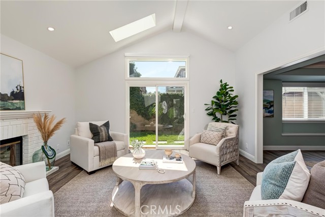 2014 Gates Avenue, Redondo Beach, California 90278, 4 Bedrooms Bedrooms, ,1 BathroomBathrooms,Residential,Sold,Gates,SB22196179