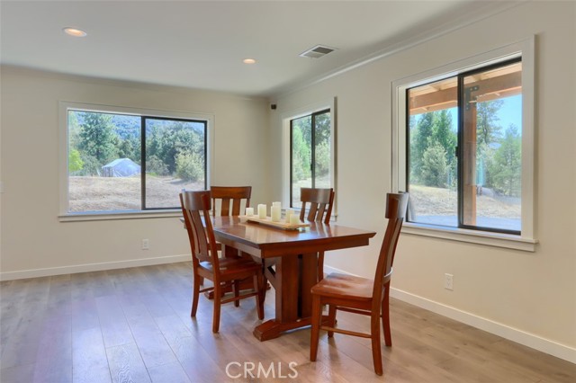 Detail Gallery Image 9 of 49 For 3318 Triangle Rd, Mariposa,  CA 95338 - 3 Beds | 2 Baths