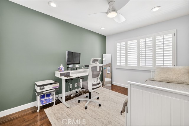 Detail Gallery Image 36 of 46 For 5240 Yarmouth #4,  Encino,  CA 91316 - 3 Beds | 3 Baths