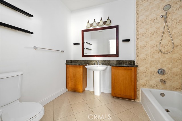 Detail Gallery Image 16 of 28 For 6938 Laurel Canyon Blvd #304,  North Hollywood,  CA 91605 - 2 Beds | 2 Baths