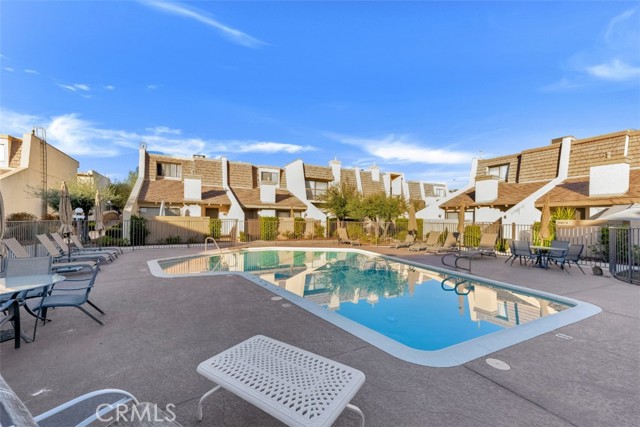 Detail Gallery Image 37 of 41 For 18423 Collins St a,  Tarzana,  CA 91356 - 2 Beds | 1/1 Baths