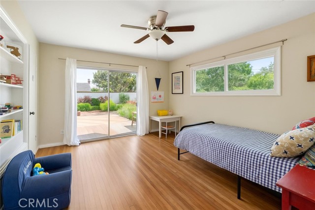 1951 Aliso Avenue, Costa Mesa CA: https://media.crmls.org/medias/2767de45-f958-4492-b5b9-e6d0b78226a5.jpg
