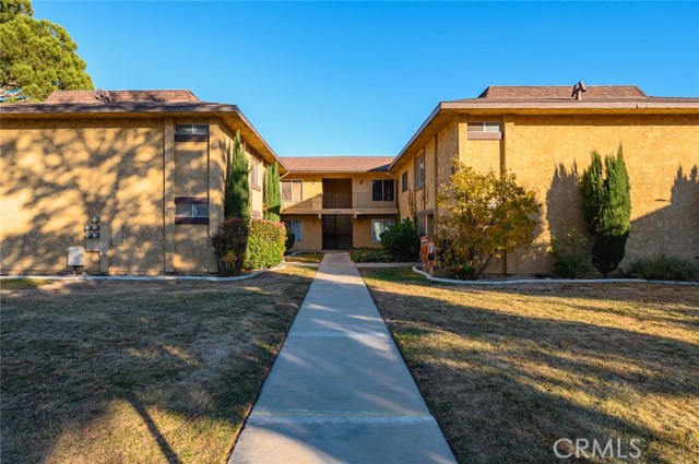 Detail Gallery Image 1 of 46 For 42849 15th St #5,  Lancaster,  CA 93534 - 2 Beds | 2/1 Baths