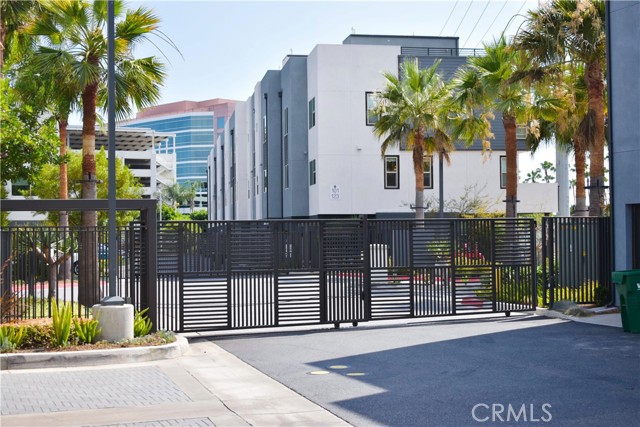 321 Placemark, Irvine CA: https://media.crmls.org/medias/27686e70-9009-4bc4-abd0-7724730a33a0.jpg