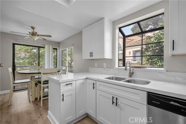 Detail Gallery Image 7 of 38 For 18114 Erik Ct #5131,  Canyon Country,  CA 91387 - 3 Beds | 2 Baths