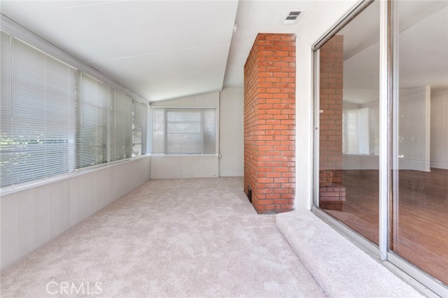 6831 Coronado Way, Riverside CA: https://media.crmls.org/medias/2769b710-f3de-41e1-92d1-4c8b83ea56df.jpg