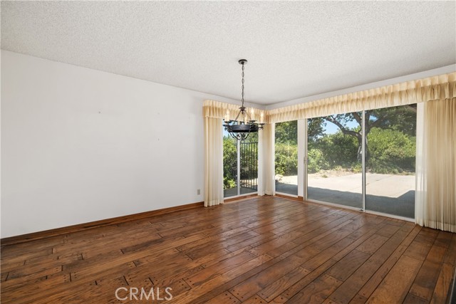 Detail Gallery Image 15 of 36 For 21763 Ambar Dr, Woodland Hills,  CA 91364 - 4 Beds | 2/1 Baths