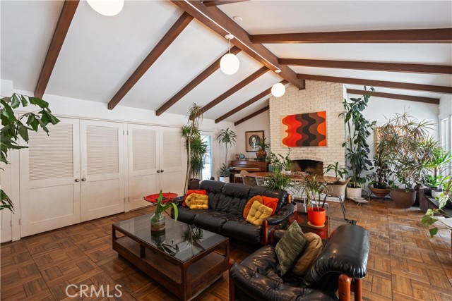 1105 W Highland Avenue, Redlands CA: https://media.crmls.org/medias/276b06a6-16b1-4b84-b5ad-97fa1857a46d.jpg