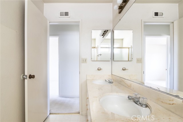 Detail Gallery Image 10 of 41 For 10091 Beverly Dr, Huntington Beach,  CA 92646 - 5 Beds | 2/1 Baths
