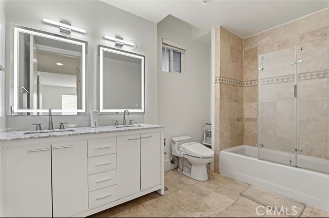 Detail Gallery Image 23 of 39 For 1023 Wilcox Ave, Los Angeles,  CA 90038 - 2 Beds | 2 Baths