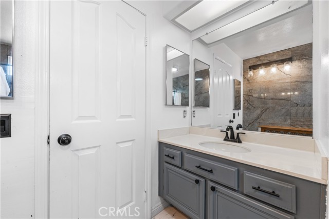 Detail Gallery Image 35 of 44 For 28314 Easton Ln, Saugus,  CA 91350 - 6 Beds | 3 Baths