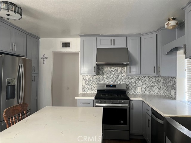 9810 Sharon Avenue, Riverside CA: https://media.crmls.org/medias/276bd9da-6b37-4ccd-9c06-67731228bd30.jpg