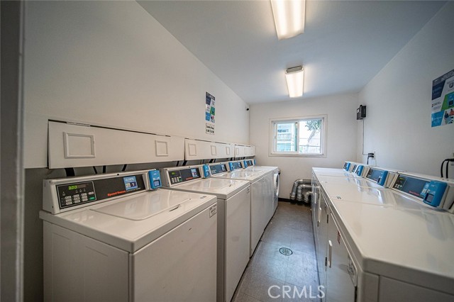 1222 N Olive Dr, West Hollywood CA: https://media.crmls.org/medias/276befc5-b946-4256-9dc1-7c562480072c.jpg