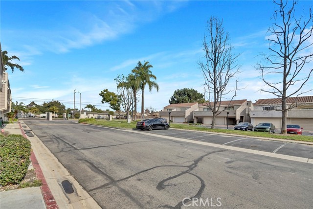 12948 Saddleback Place, Chino CA: https://media.crmls.org/medias/276cf2b7-e98f-478f-b5b5-dd5d4b86e641.jpg