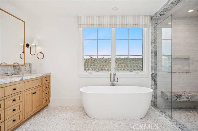 2820 Bayview Drive, Corona del Mar CA: https://media.crmls.org/medias/276d664e-7395-462c-a5c3-76058ab78e36.jpg
