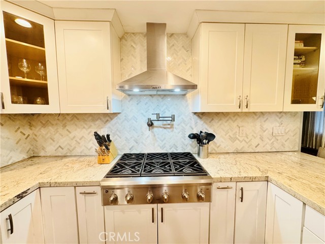 Detail Gallery Image 6 of 44 For 11905 Paso Robles, Granada Hills,  CA 91344 - 4 Beds | 3 Baths