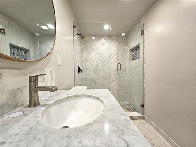 Detail Gallery Image 18 of 26 For 17530 Tuba St, Northridge,  CA 91325 - 4 Beds | 2/1 Baths
