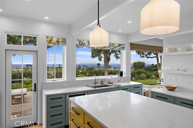 Detail Gallery Image 20 of 38 For 3007 Harbor View, Corona Del Mar,  CA 92625 - 3 Beds | 2/1 Baths