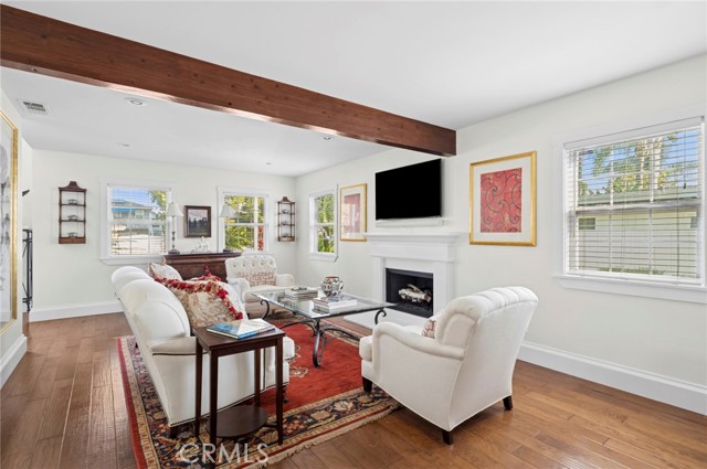 Detail Gallery Image 10 of 28 For 201 E 21st St, Costa Mesa,  CA 92627 - 3 Beds | 2/1 Baths