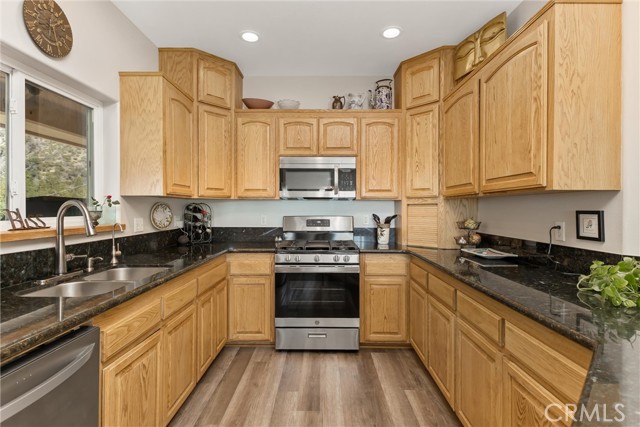 Image 35 of 64 For 38736 Oak Glen Road