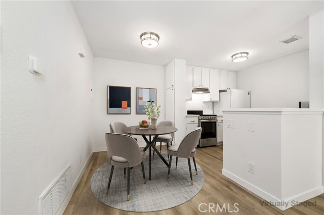 Detail Gallery Image 3 of 36 For 26176 Sanz #C,  Mission Viejo,  CA 92691 - 1 Beds | 1 Baths