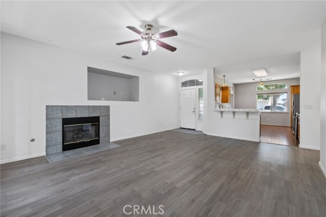 Detail Gallery Image 8 of 38 For 1576 Castle Way, Lemoore,  CA 93245 - 3 Beds | 2 Baths