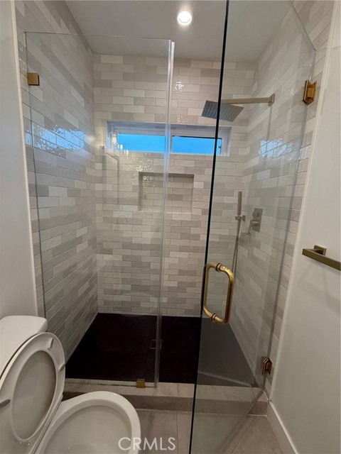 Detail Gallery Image 13 of 14 For 8045 Darby, Reseda,  CA 91335 - – Beds | – Baths