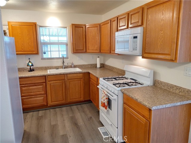 Detail Gallery Image 13 of 34 For 32600 State Hwy 74 #5,  Hemet,  CA 92545 - 2 Beds | 2 Baths