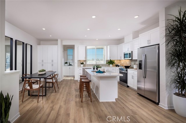 12865 Auburn Drive, Eastvale CA: https://media.crmls.org/medias/27712ff6-3ba1-4d7b-b79d-e22994eab0b9.jpg