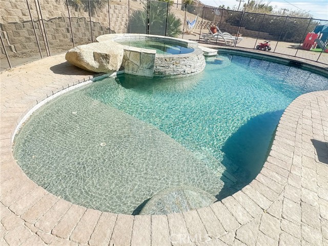 Detail Gallery Image 34 of 37 For 7525 Whitney Ave, Yucca Valley,  CA 92284 - 4 Beds | 2 Baths