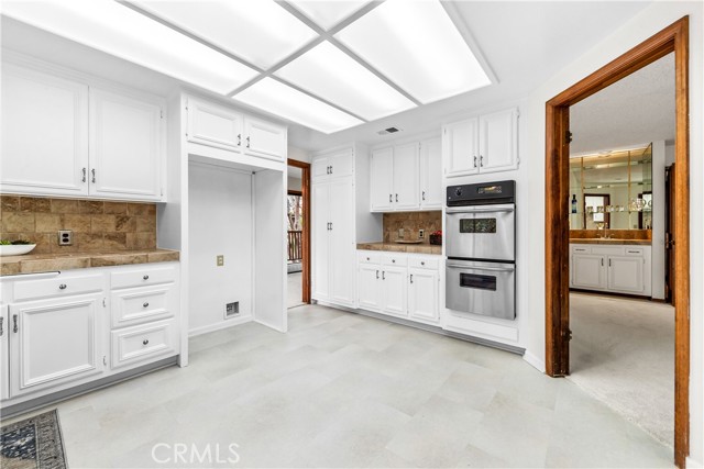 6222 Riviera Circle, Long Beach CA: https://media.crmls.org/medias/27716b8e-8ed9-4945-8a66-5f9c4e9685a3.jpg
