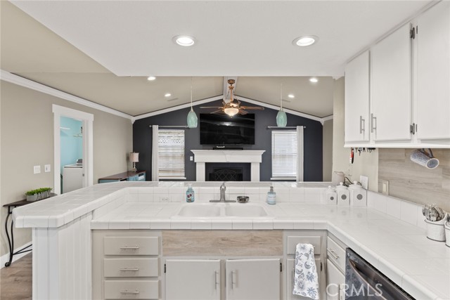 Detail Gallery Image 7 of 41 For 1036 Clotilde Way, Chico,  CA 95926 - 3 Beds | 2 Baths