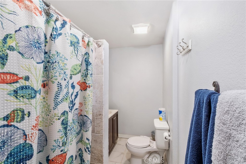 https://media.crmls.org/medias/27727e51-8d7f-425b-8549-5ba563743542.jpg?preset=X-Large