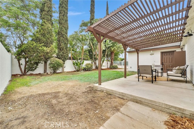 239 N San Antonio Avenue, Upland CA: https://media.crmls.org/medias/27735a4a-2e70-473a-bba4-86fbd393c1fb.jpg