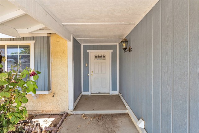 Detail Gallery Image 4 of 30 For 11644 Chimayo Rd, Apple Valley,  CA 92308 - 3 Beds | 2 Baths
